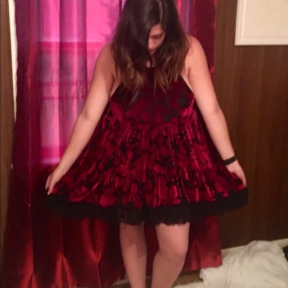 Free People Burnout Velvet Floral Tunic/Mini Dress in red and black, size L - Picture 3 of 6